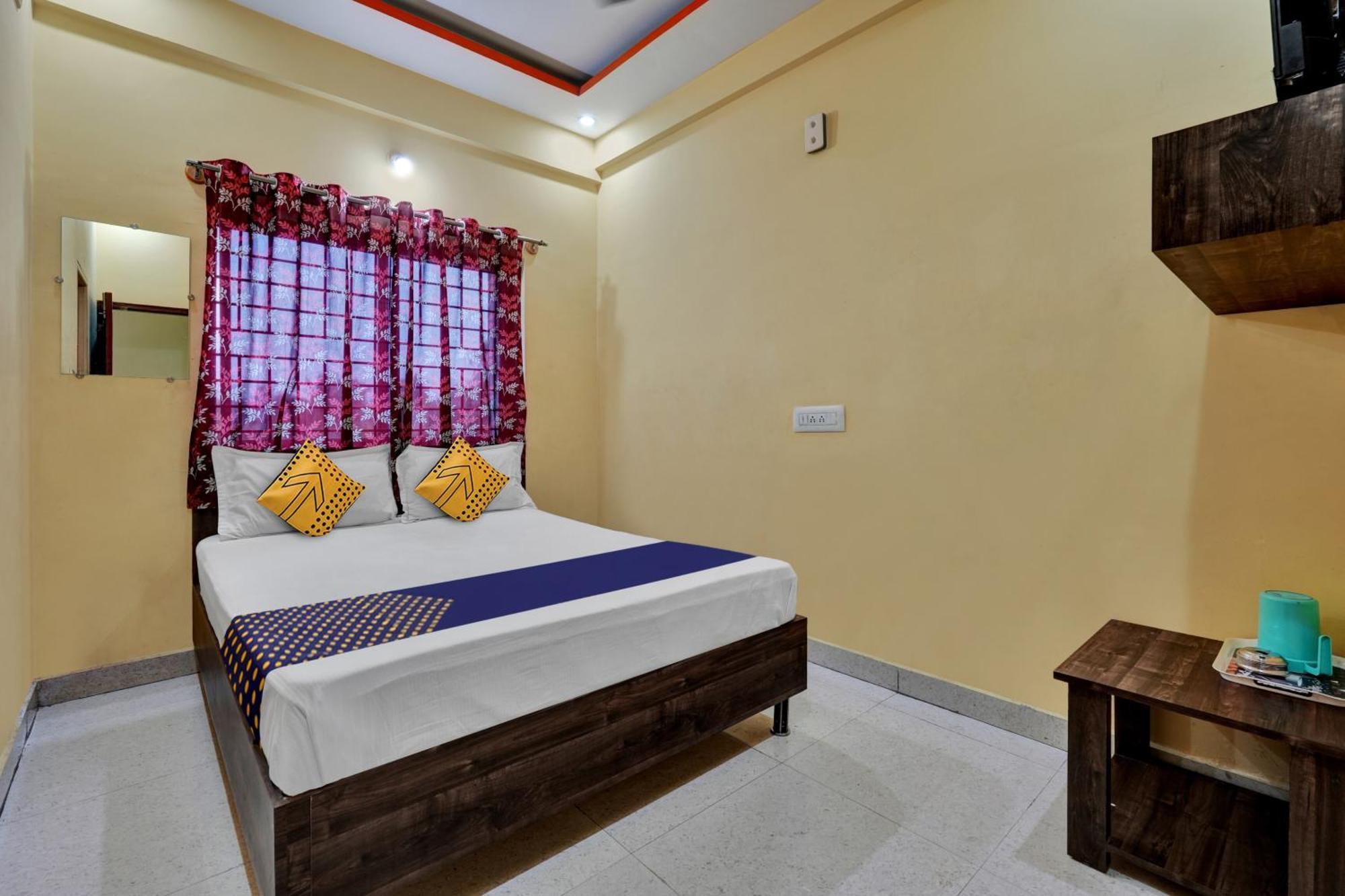 Spot On Anugraha Residency Hotell Kumbalgod Eksteriør bilde