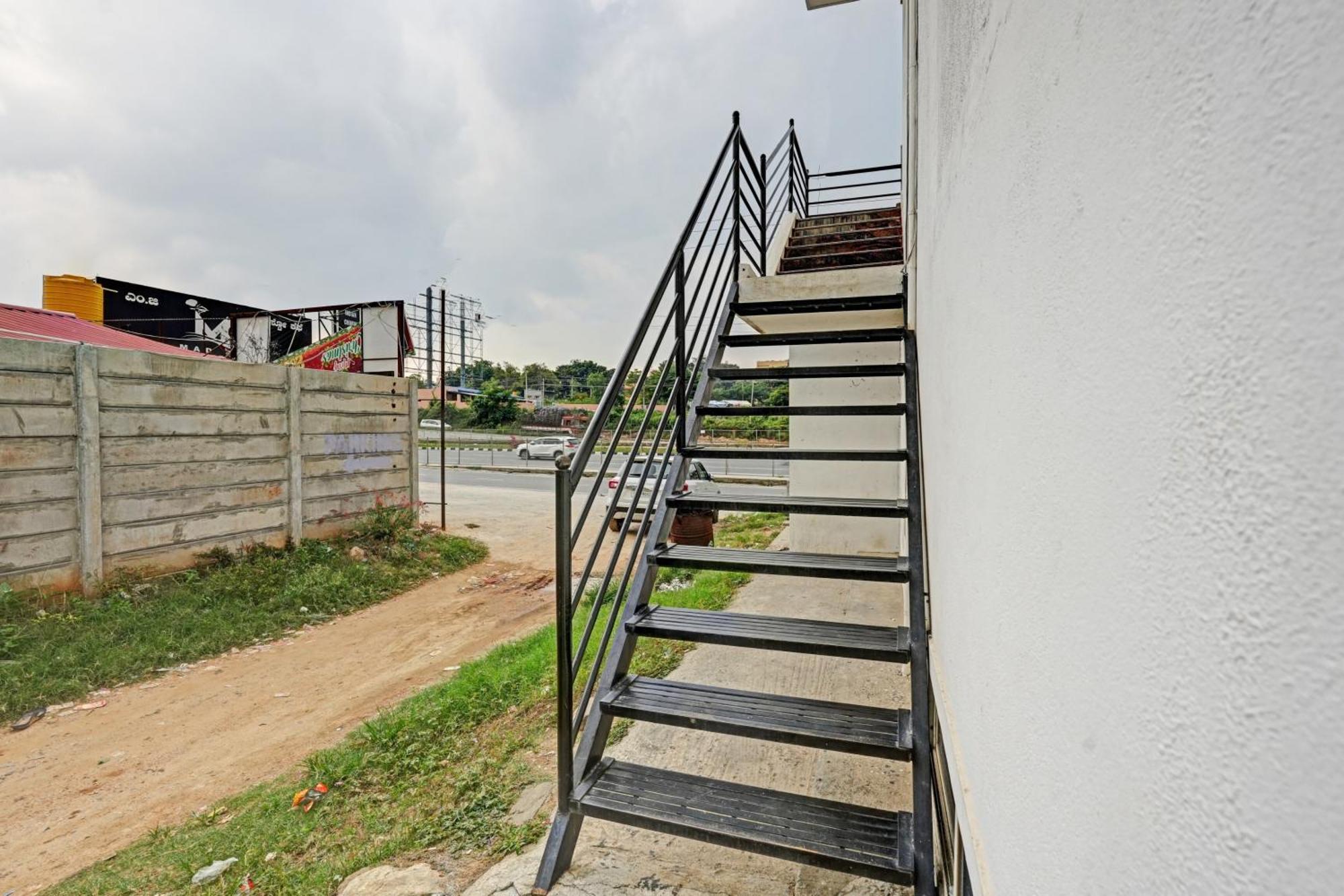 Spot On Anugraha Residency Hotell Kumbalgod Eksteriør bilde