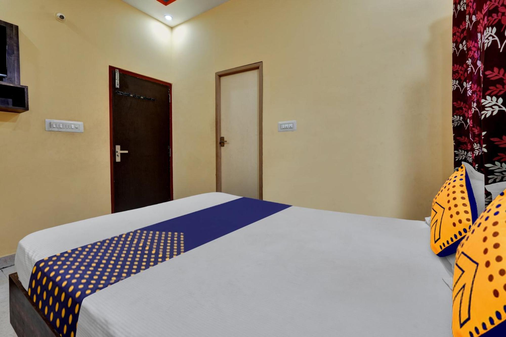 Spot On Anugraha Residency Hotell Kumbalgod Eksteriør bilde