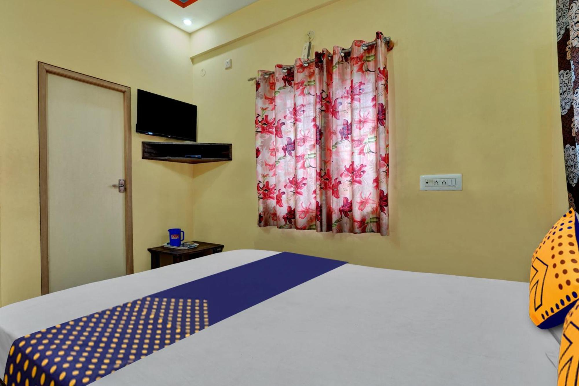 Spot On Anugraha Residency Hotell Kumbalgod Eksteriør bilde