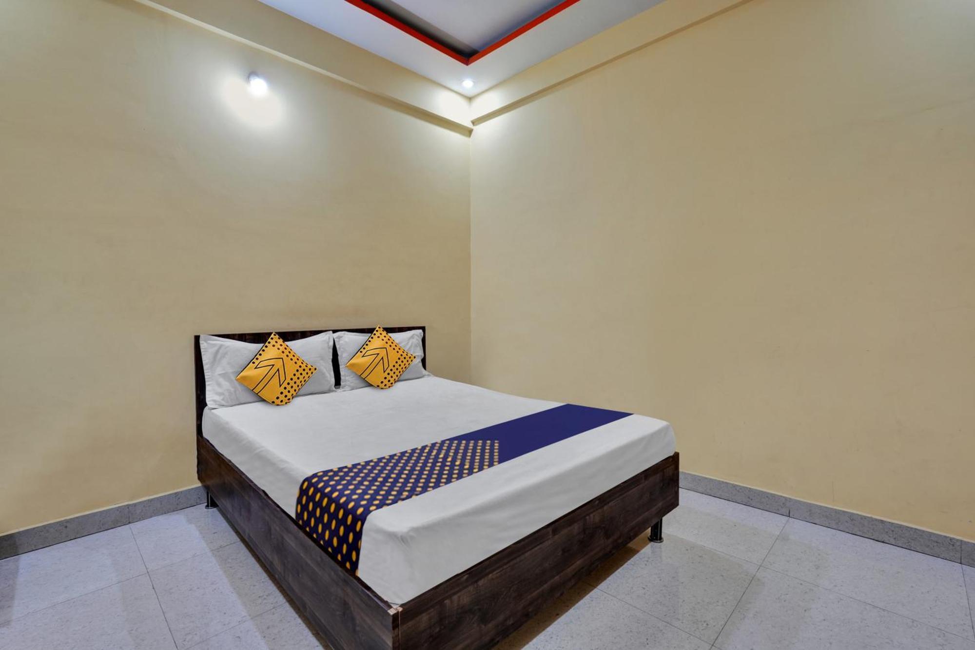 Spot On Anugraha Residency Hotell Kumbalgod Eksteriør bilde