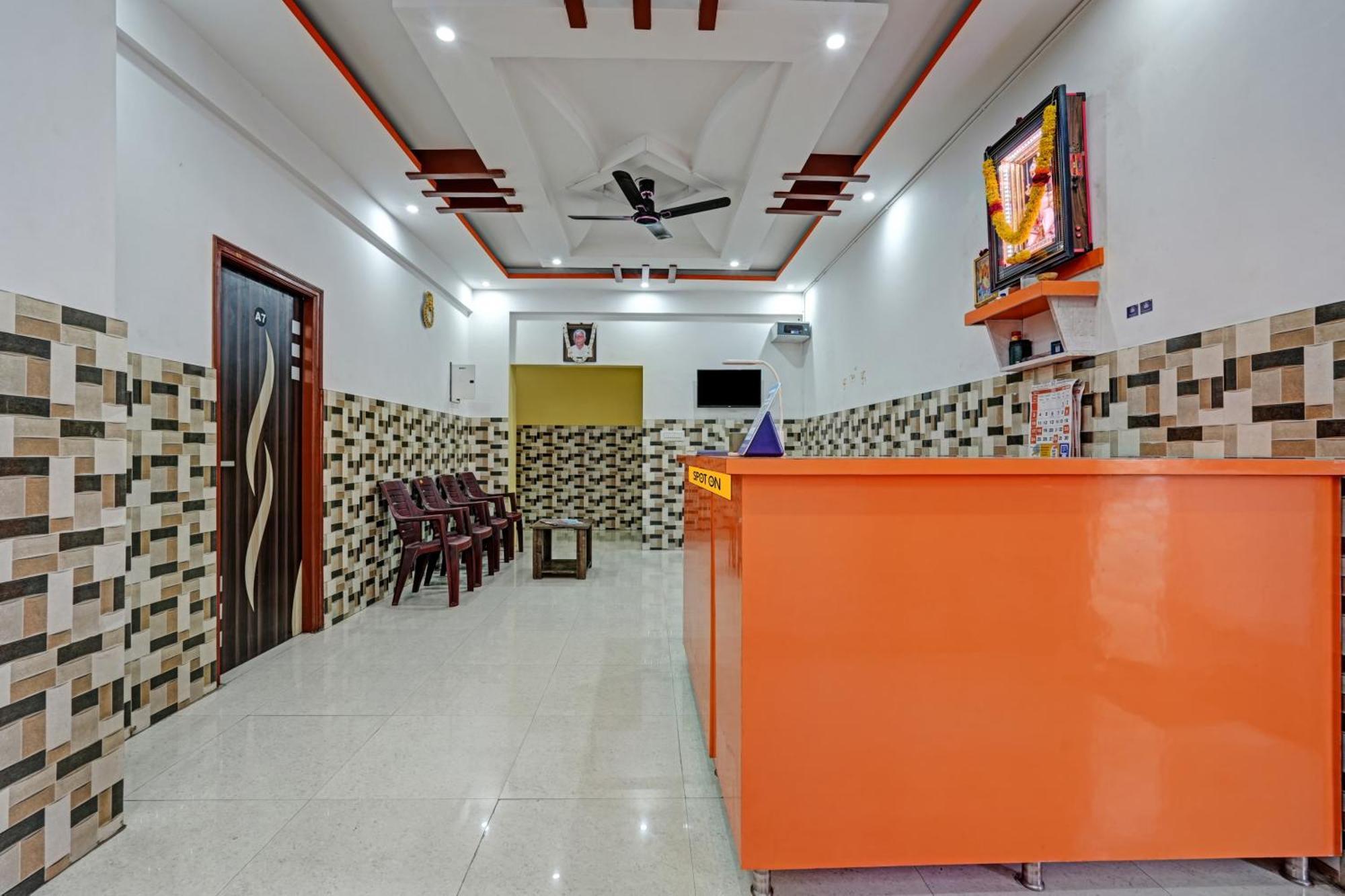 Spot On Anugraha Residency Hotell Kumbalgod Eksteriør bilde